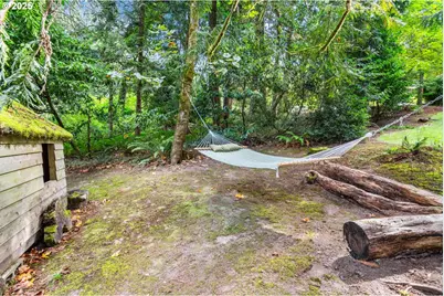 1035 SW Palatine St, Portland, OR 97219 - Photo 43