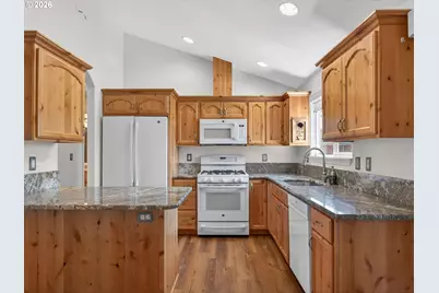 4940 Keiko Ct NE, Salem, OR 97305 - Photo 13