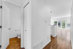 4815 SW 1st Ave, Portland, OR 97239 - Photo 3