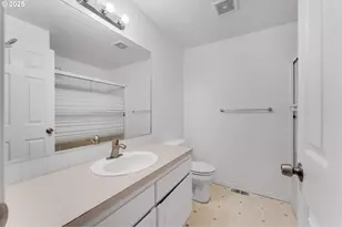 4815 SW 1st Ave, Portland, OR 97239 - Photo 27