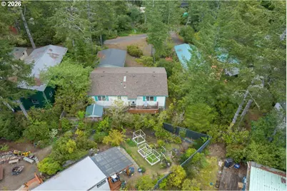 90 Outer Dr, Florence, OR 97439 - Photo 25