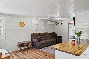295 10th St, Lyons, OR 97358 - Photo 17