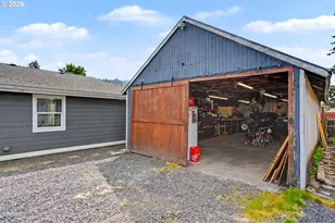 295 10th St, Lyons, OR 97358 - Photo 35