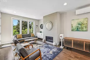 567 SW Chinook Terrace, Portland, OR 97225 - Photo 9