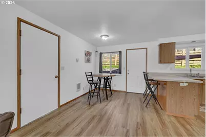 1336 S 7th St, Cottage Grove, OR 97424 - Photo 9