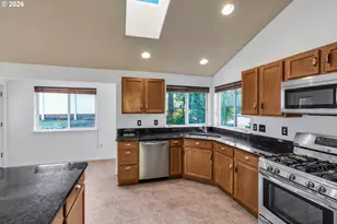15054 Pebble Beach Dr, Oregon City, OR 97045 - Photo 9