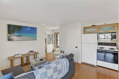 559 NE Bridgeton Rd #6, Portland, OR 97211 - Photo 15