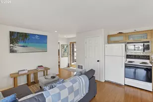 559 NE Bridgeton Rd, Portland, OR 97211 - Photo 15