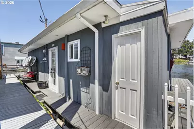 559 NE Bridgeton Rd #6, Portland, OR 97211 - Photo 5