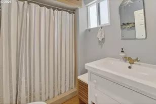 559 NE Bridgeton Rd, Portland, OR 97211 - Photo 21
