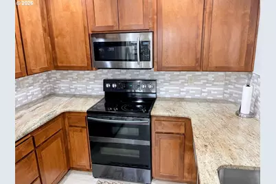 606 E Johnson St, Carlton, OR 97111 - Photo 13