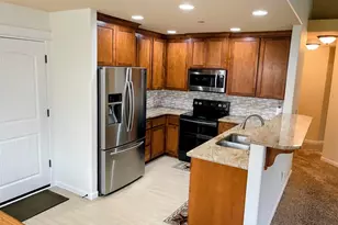 606 E Johnson St, Carlton, OR 97111 - Photo 11