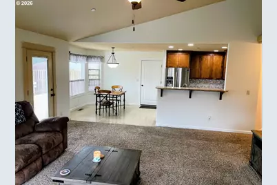 606 E Johnson St, Carlton, OR 97111 - Photo 17