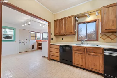 1029 Walnut St, Baker City, OR 97814 - Photo 25