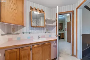 1029 Walnut St, Baker City, OR 97814 - Photo 37