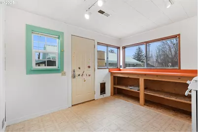 1029 Walnut St, Baker City, OR 97814 - Photo 27