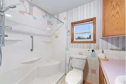 1029 Walnut St, Baker City, OR 97814 - Photo 23
