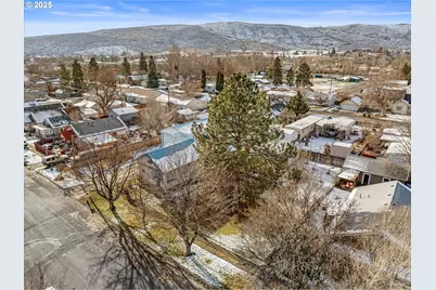 1029 Walnut St, Baker City, OR 97814 - Photo 9