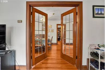 10630 SW Garden Park Pl, Portland, OR 97223 - Photo 9