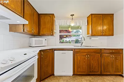 16780 SW Matador Ln, Portland, OR 97224 - Photo 9