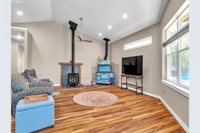 138 Carey Ct, Falls City, OR 97344 - Photo 7