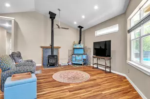 138 Carey Ct, Falls City, OR 97344 - Photo 7