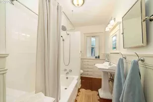3203 SE Tibbetts St, Portland, OR 97202 - Photo 11