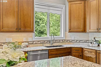 13425 SW Essex Dr, Portland, OR 97223 - Photo 11