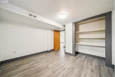 232 W Hereford St, Gladstone, OR 97027 - Photo 23