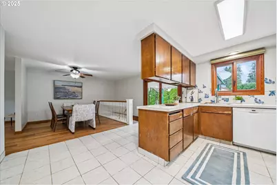 232 W Hereford St, Gladstone, OR 97027 - Photo 9