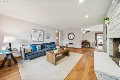 232 W Hereford St, Gladstone, OR 97027 - Photo 5