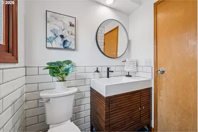 232 W Hereford St, Gladstone, OR 97027 - Photo 17