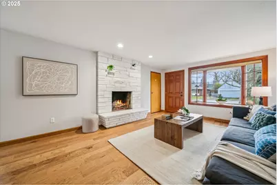 232 W Hereford St, Gladstone, OR 97027 - Photo 3