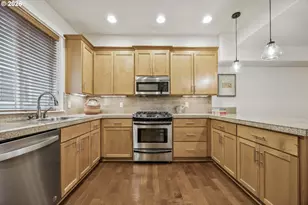 12264 SW 2nd St, Beaverton, OR 97005 - Photo 9