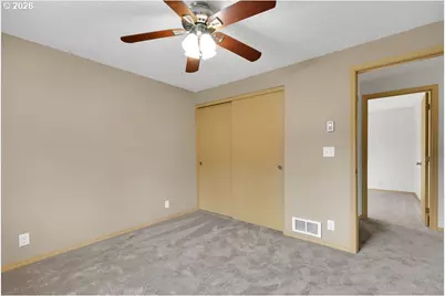 279 S 71st St, Springfield, OR 97478 - Photo 33