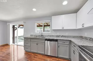 279 S 71st St, Springfield, OR 97478 - Photo 15