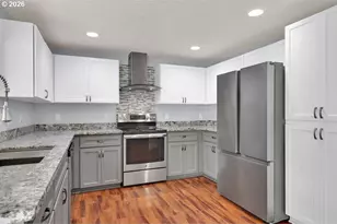 279 S 71st St, Springfield, OR 97478 - Photo 13