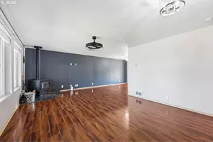 279 S 71st St, Springfield, OR 97478 - Photo 7