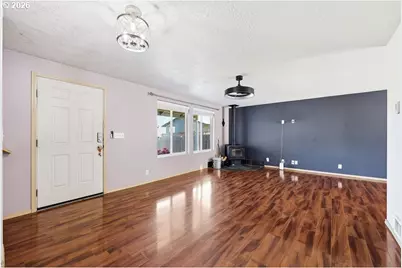 279 S 71st St, Springfield, OR 97478 - Photo 7