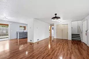 279 S 71st St, Springfield, OR 97478 - Photo 11