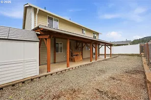 279 S 71st St, Springfield, OR 97478 - Photo 37
