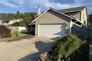 279 S 71st St, Springfield, OR 97478 - Photo 3