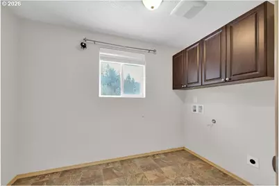 279 S 71st St, Springfield, OR 97478 - Photo 35