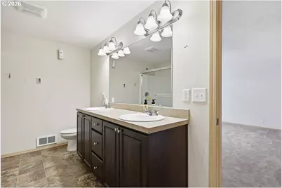 279 S 71st St, Springfield, OR 97478 - Photo 21