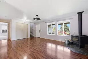 279 S 71st St, Springfield, OR 97478 - Photo 9