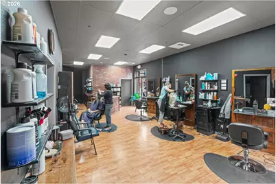 621 SW Evergreen Ave, Redmond, OR 97756 - Photo 7