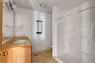 6929 NE 15th Ave, Portland, OR 97211 - Photo 11