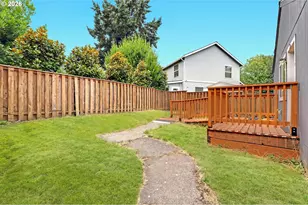 6929 NE 15th Ave, Portland, OR 97211 - Photo 5