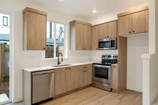 5871 NE Prescott St, Portland, OR 97218 - Photo 7