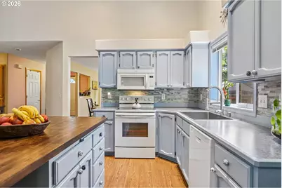 19010 SE 18th St, Vancouver, WA 98683 - Photo 11